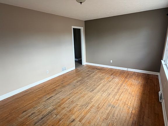 2nd image of 1842 Orchard Dr