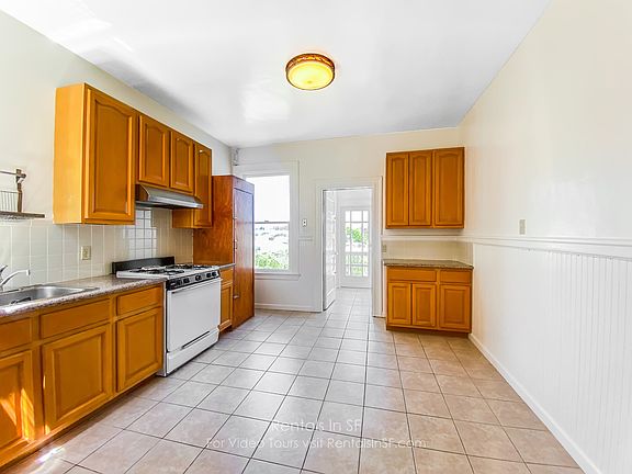 5th image of 24 Cumberland St Unit A