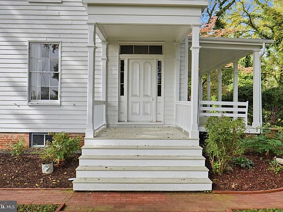 4th image of 14519 Elm St