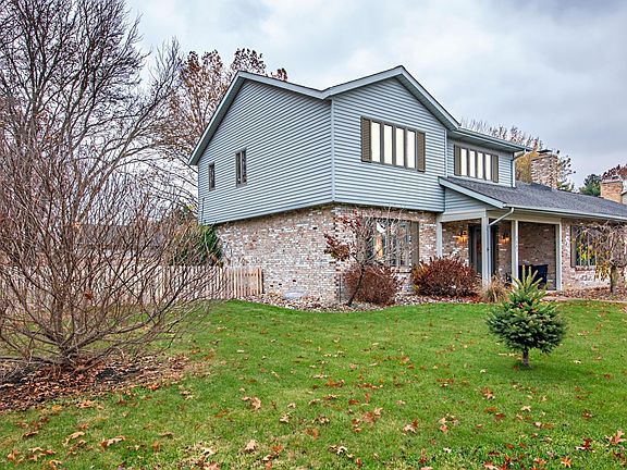 3rd image of 1683 Grandeur Ln