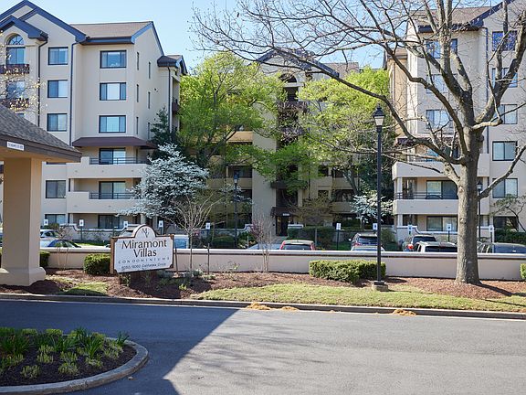 4th image of 6050 California Cir APT 210