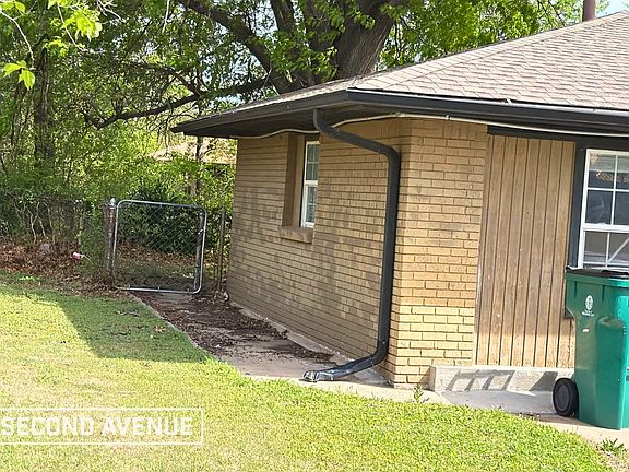 3rd image of 1519 NE 43rd St