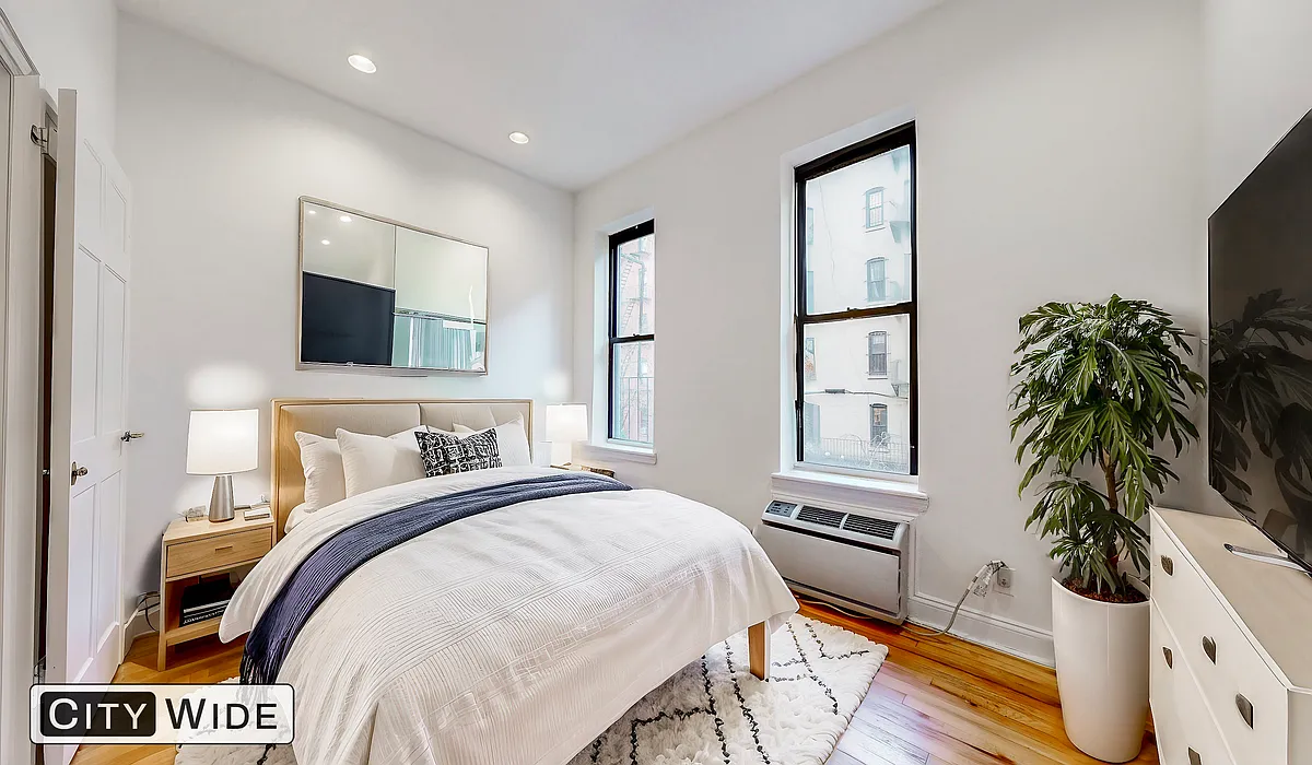 Building Photo - 330 E 93rd St #2D