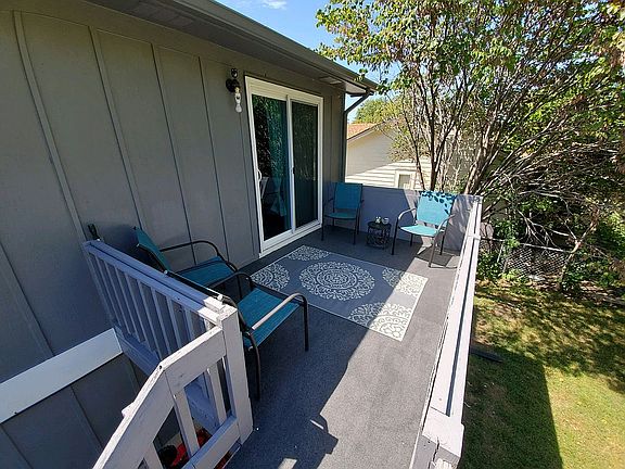 4th image of 1325 Parkwood Dr