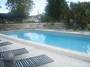 2nd image of 2602 Riverside Dr