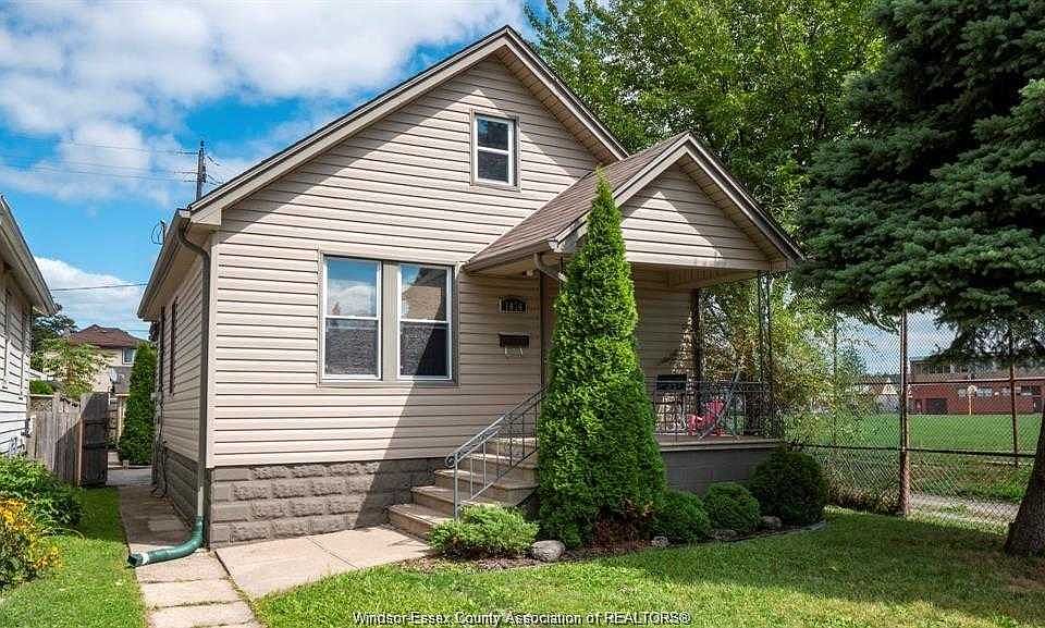 1st image of 1074 Elsmere Ave