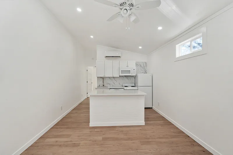 1 bed, 1.0 bath, 400 sqft, $1,000 — Photo 3