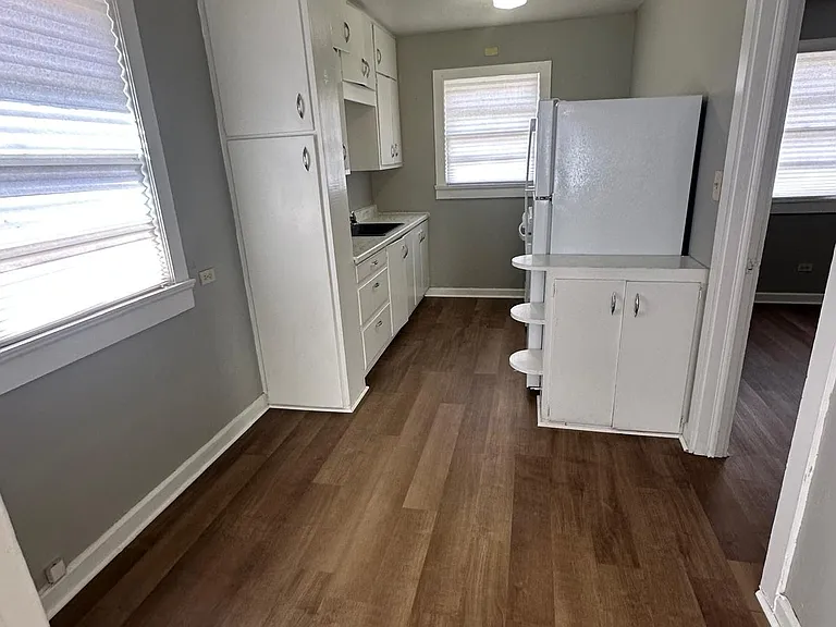 813 Weatherly St — Photo 4