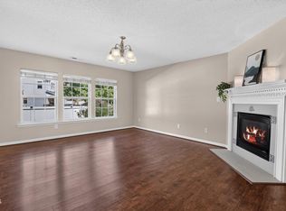 200 Georgetowne Dr, Clayton, NC 27520