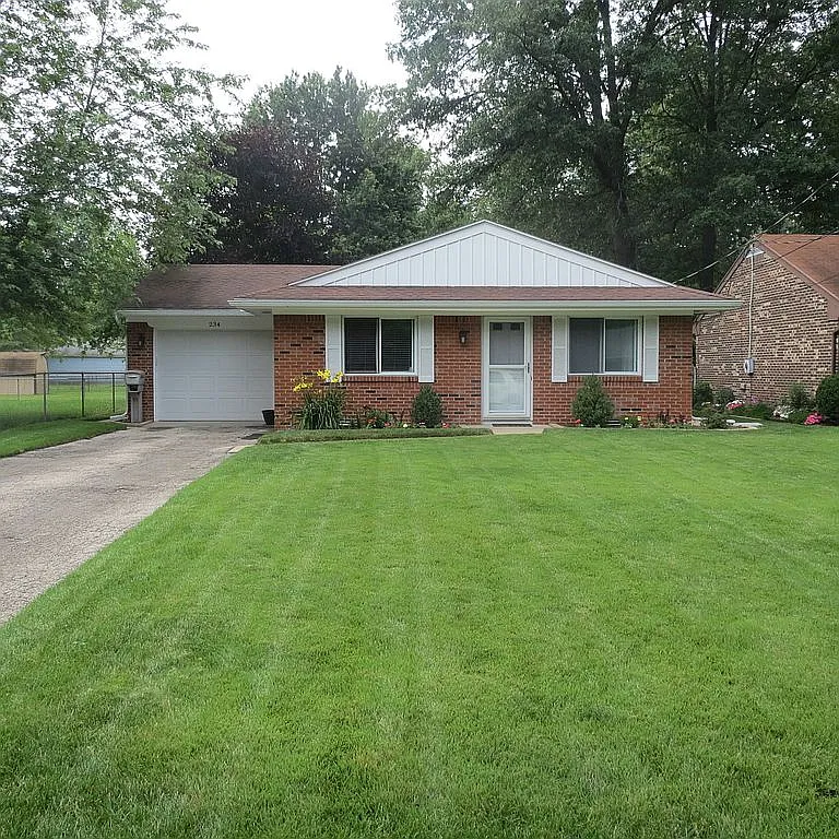 234 Harold Ave photo 1