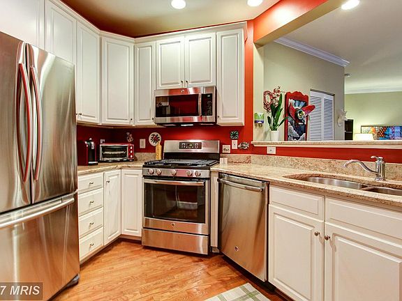 3rd image of 2330 14th St N APT 203