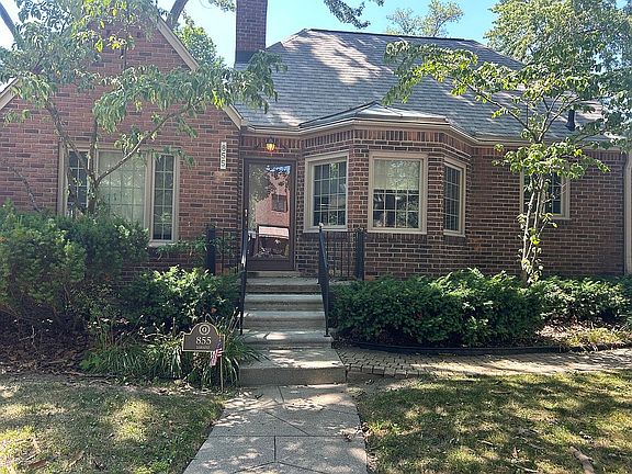 2nd image of 855 Loraine St