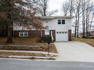 2002 E Samuel J St, Ozark, MO 65721