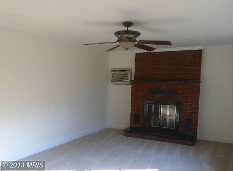 2nd image of 15136 Hall St