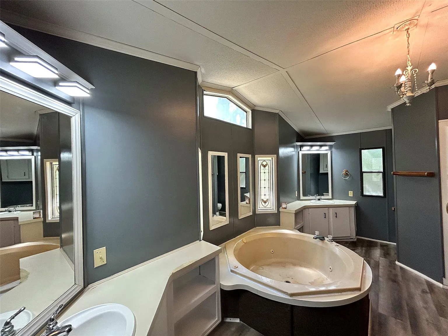 3 bed, 2.0 bath, 1368 sqft, $1,400 — Photo 4