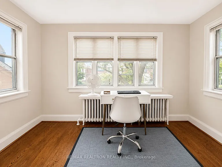 25 Ranleigh Ave #B — Photo 6