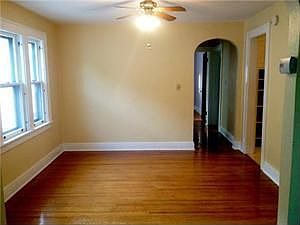 4th image of 106 Enola Ave