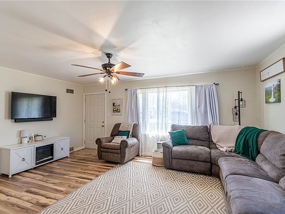 3rd image of 10 W Westway Dr