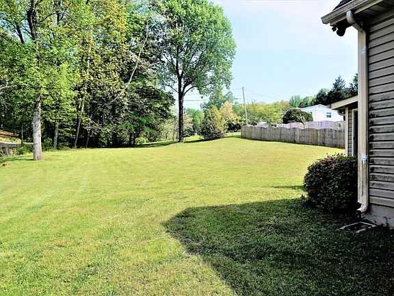3rd image of 8500 Reagan Woods Ln
