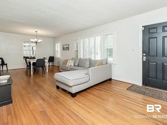 2nd image of 450 Brookwood Dr