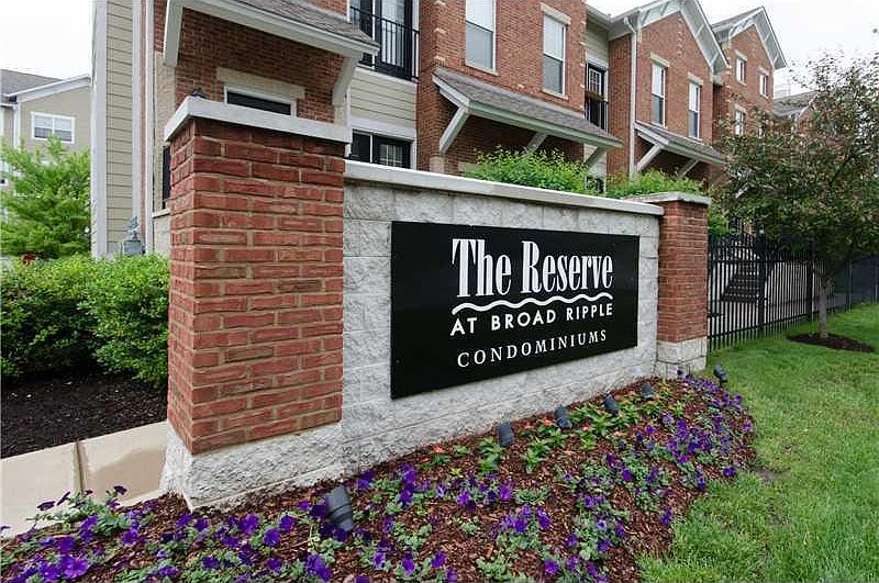 Neighborhood Entry