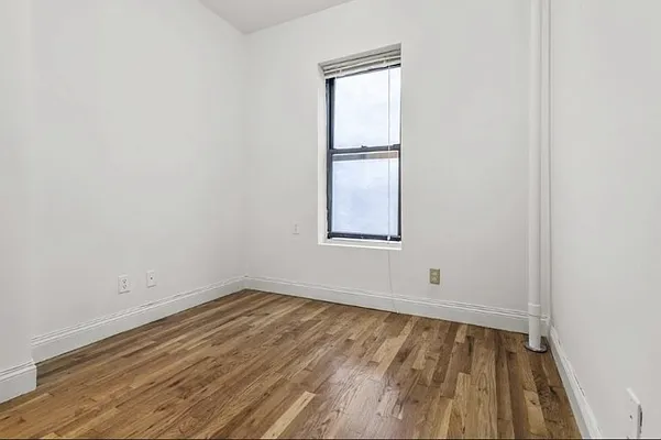 Rented by Guy Goldman, LREB | media 19