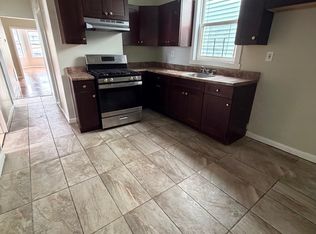 658 S 19th St FLOOR 2, Newark, NJ 07103