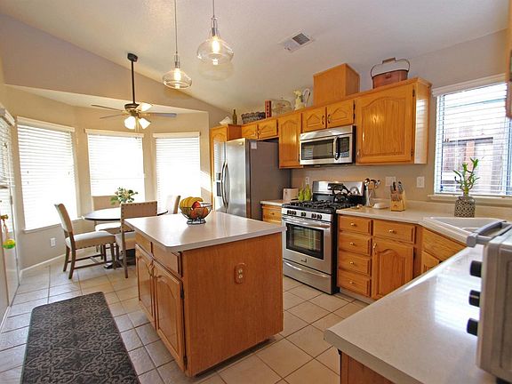 4th image of 5591 Aspen Ln