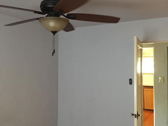 2nd image of 1512 W Burrel Ave