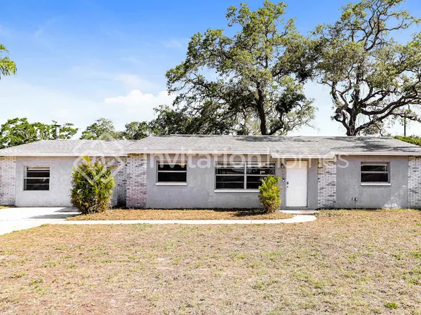 992 Union St, Dunedin, FL 34698