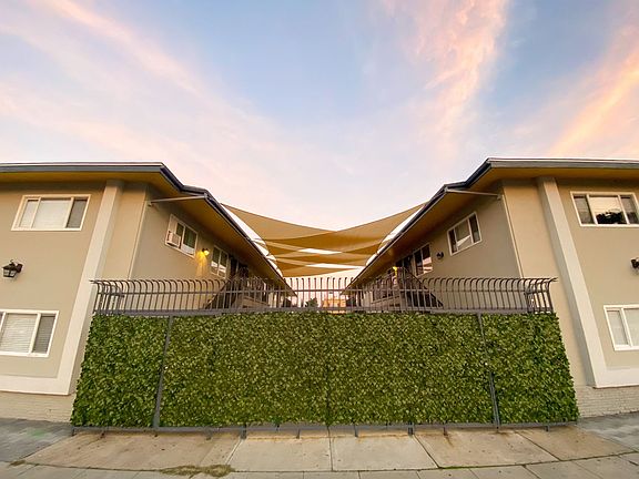 2nd image of 4233 Euclid Ave #4237