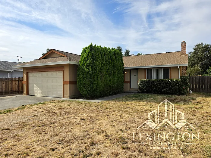 3 bed, 1.0 bath, 1092 sqft, $2,300 — Photo 3
