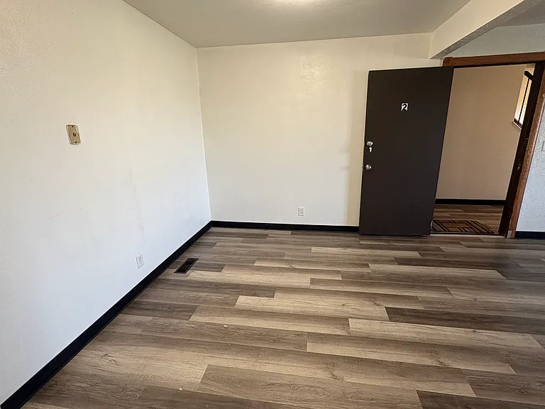 1107 Koch St — Photo 9