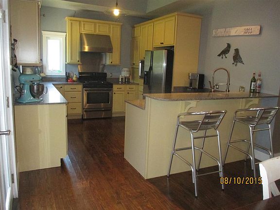 4th image of 401 E Rosewood St