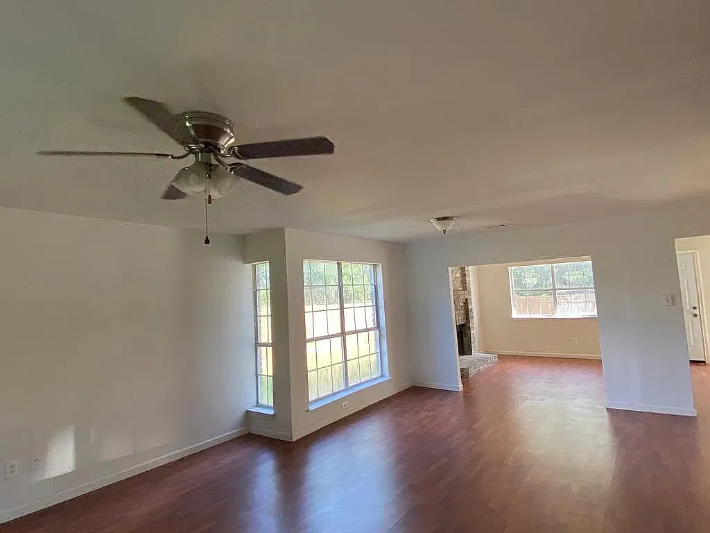 4 bed, 2.5 bath, 1919 sqft, $2,850 — Photo 1