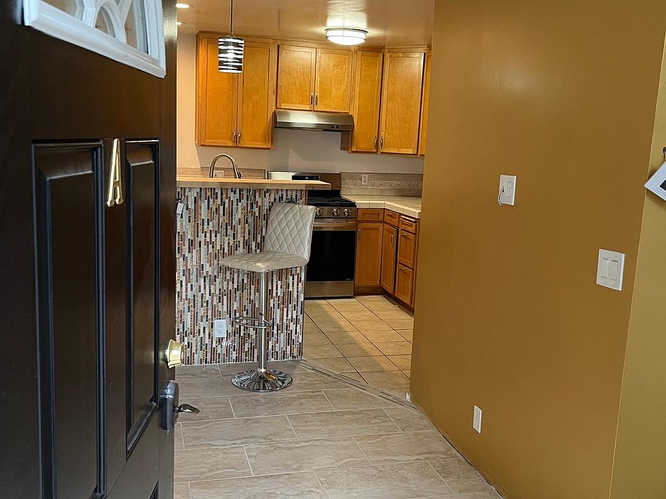 1st image of 4857 Voltaire St #A & B