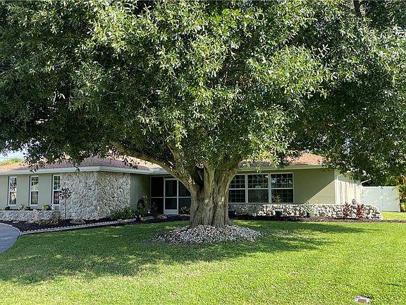 3rd image of 15602 Copra Ln