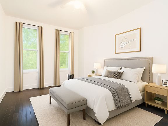 2nd image of 256 Graham Ave #3L
