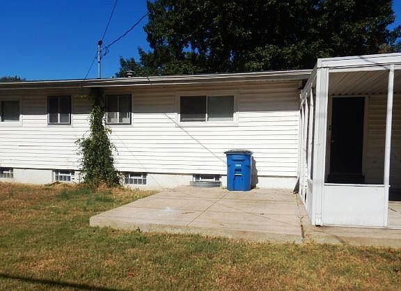 2nd image of 1586 Champlin Dr