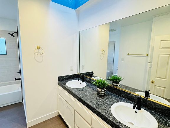 5th image of 1235 N Vista St #1235