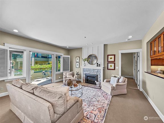 5th image of 450 Wood Avenue #2A