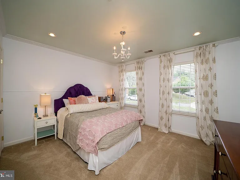 1401 Windjammer Ct — Photo 53