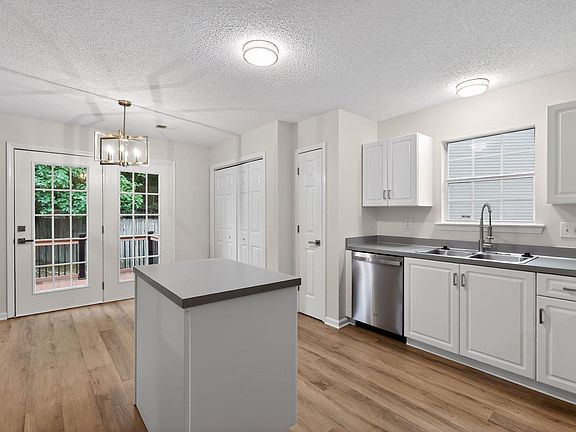 5th image of 436 Caddis Creek Rd