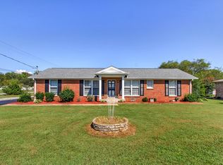 1413 Linwood Dr, Lebanon, TN 37087