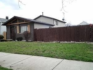 2nd image of 1421 W 114th Pl
