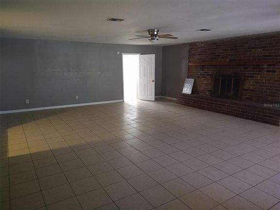 3rd image of 2716 NE 1st Ave