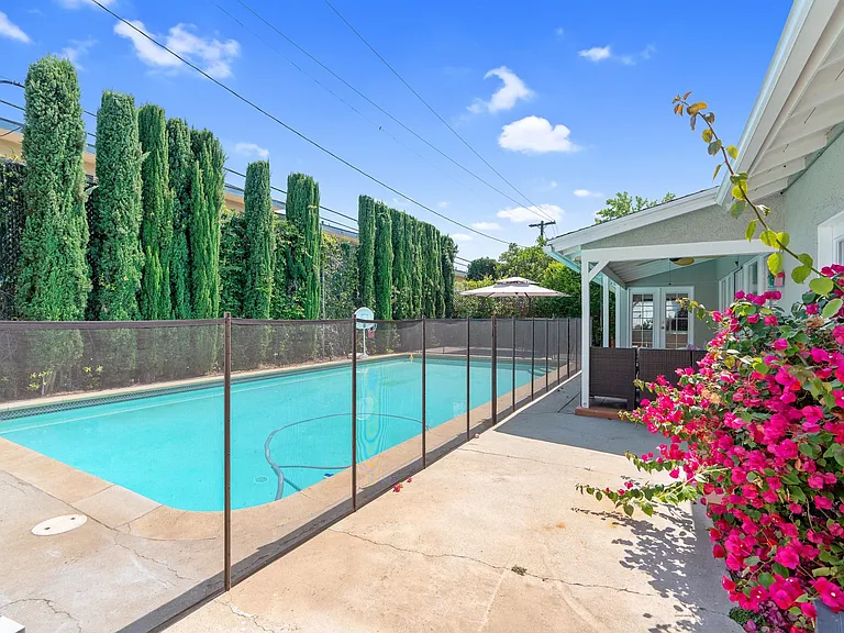 1030 Cynthia Ave — Photo 11
