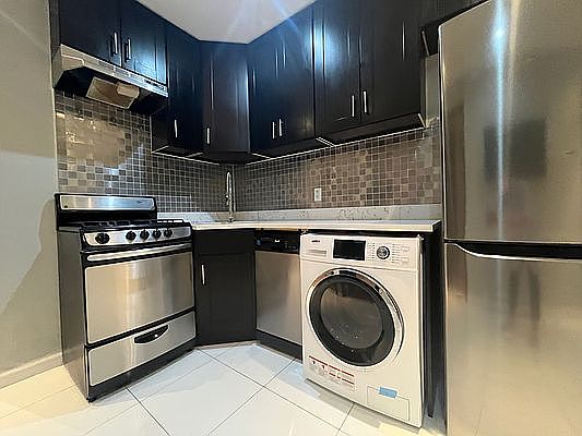 1st image of 350 Manhattan Ave APT 1f