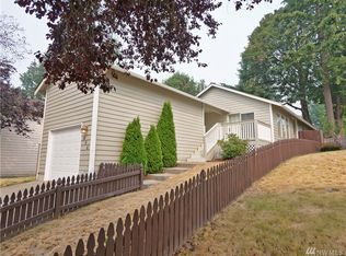 684 NE Flagstone Ln, Bremerton, WA 98310
