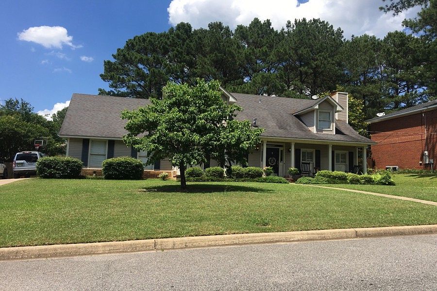 1st image of 402 Vicksburg Dr